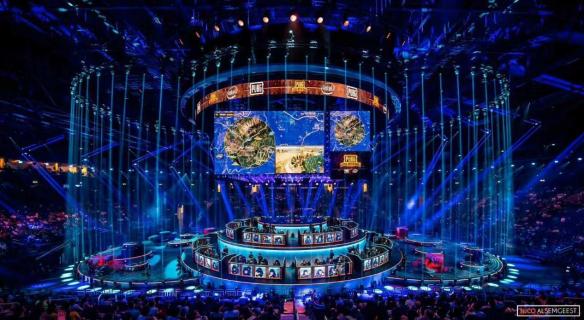 用实际行动 用实际行动