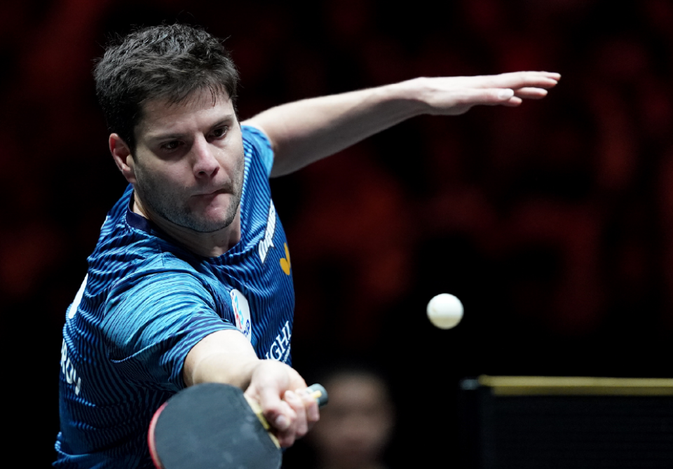 一支球队往 一支球队往