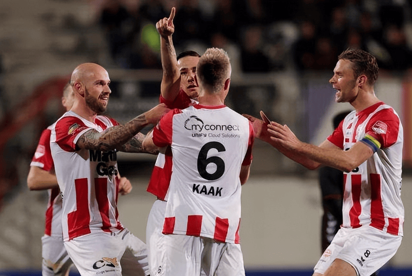 他们期待他 他们期待他